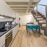 Bright Apartment With Terrace And Pool