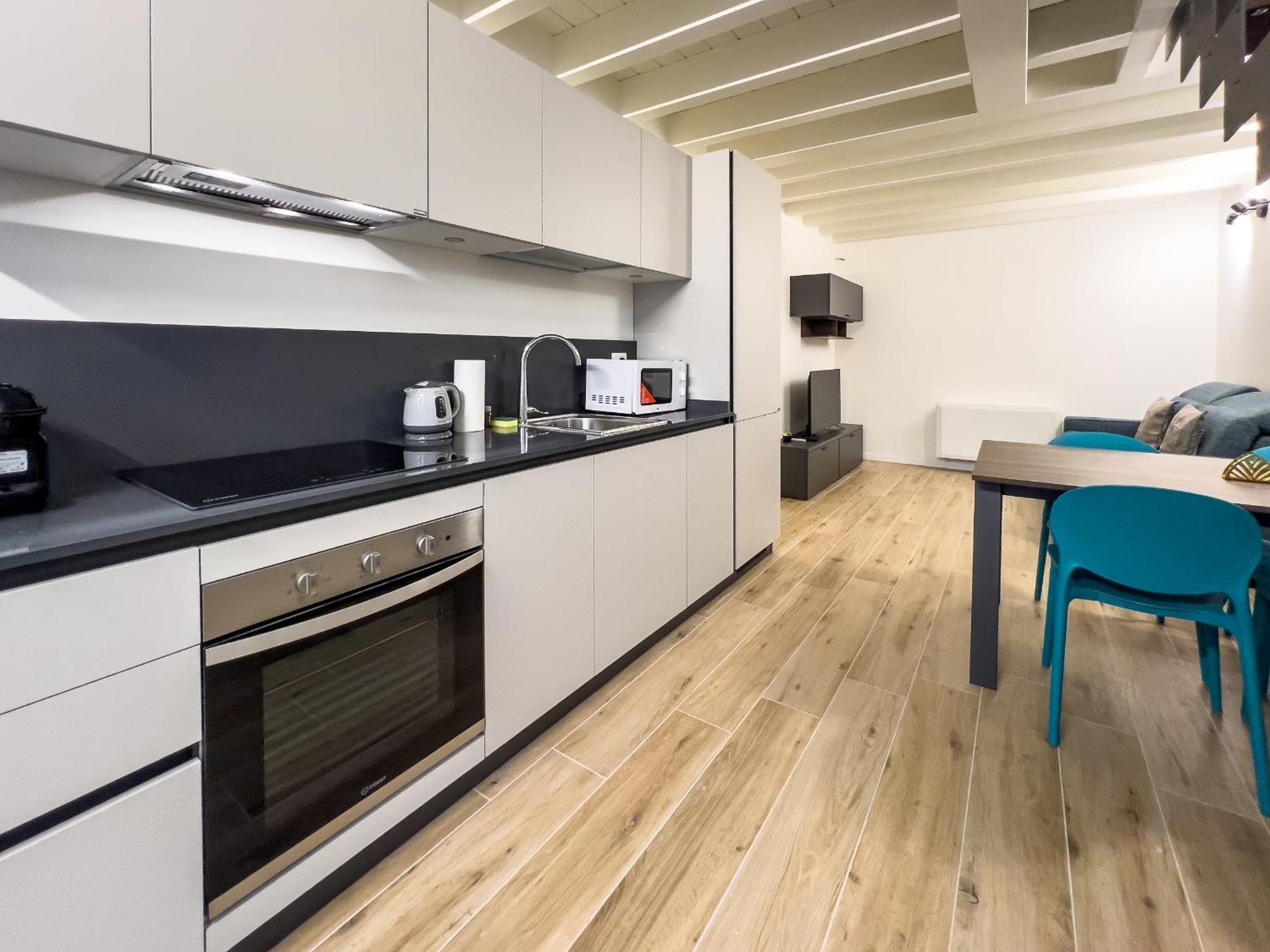Bright With Terrace And Pool Milan